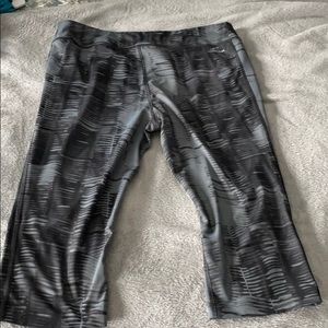 Champion women’s Lycra Capri workout leggings